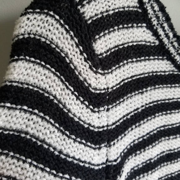 🧥 AEROPOSTALE STRIPED SWEATER. - Picture 3 of 9